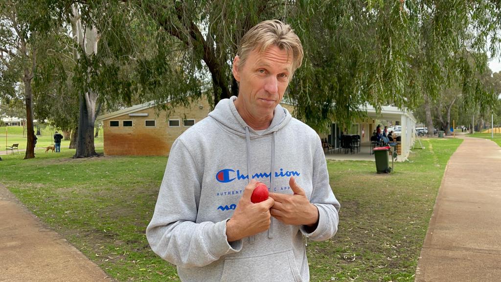 Alan Mullaly’s bowling masterclass!