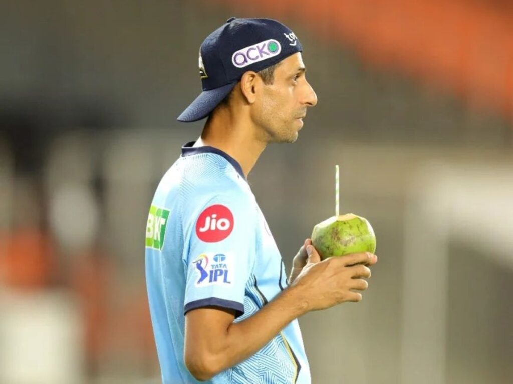 Ashish Nehra speaks about Gill , Pandya as a captain, & his decision to take up the HC role.