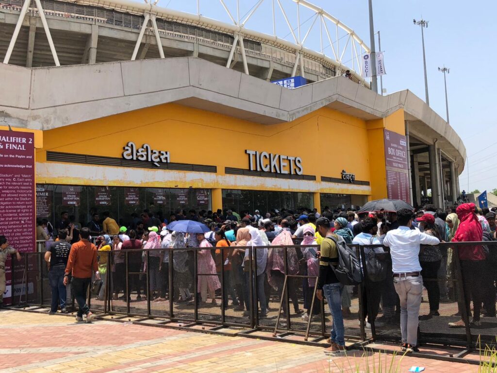 Mega craze for the mega final