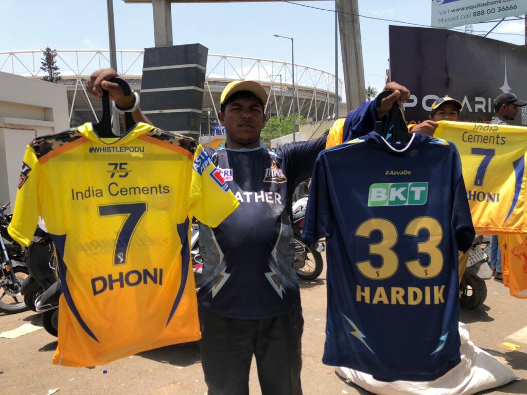Dhoni or Pandya? Who’s winning the jersey battle at Ahmedabad? || IPL Final 2023