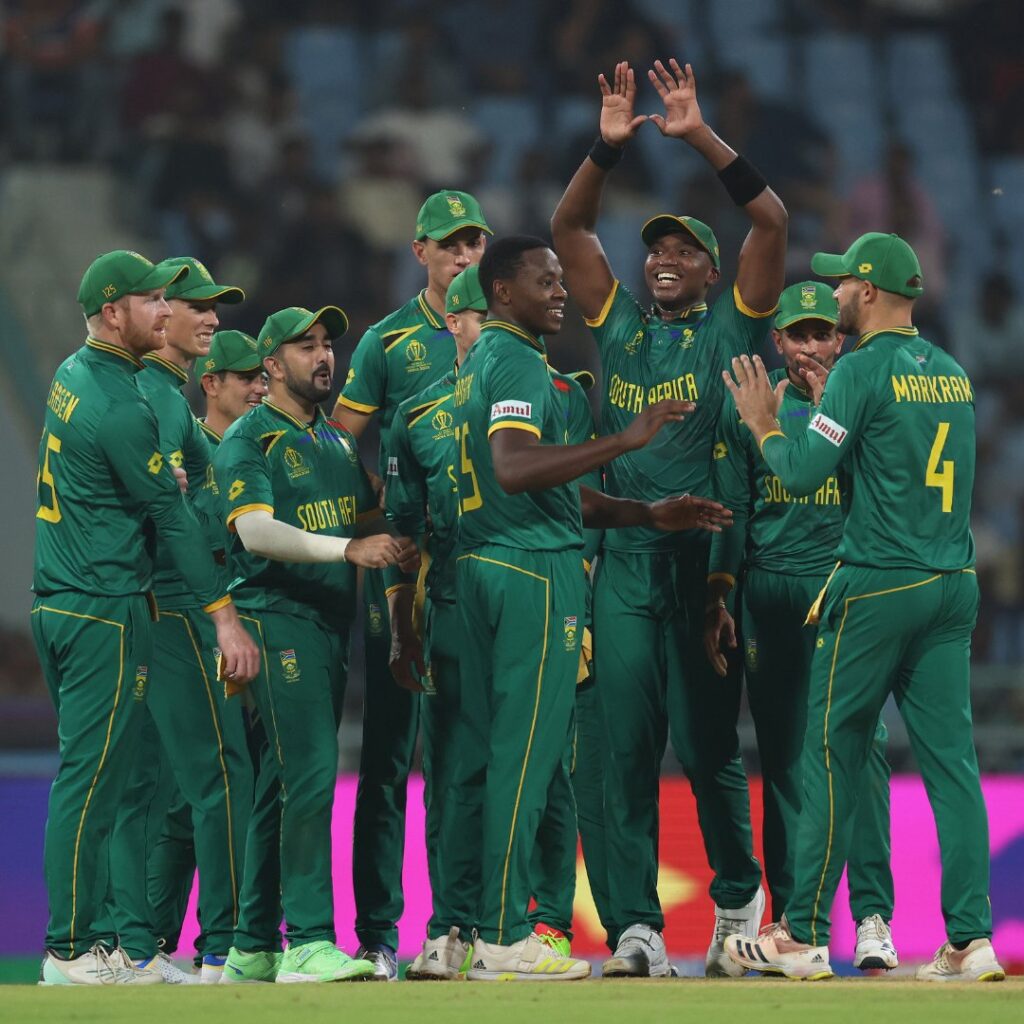 De Kock Century Inspires Crushing South African Win over Australia