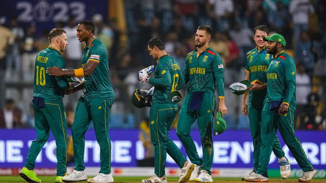 Pakistan bowlers face tough test against marauding South Africa batters