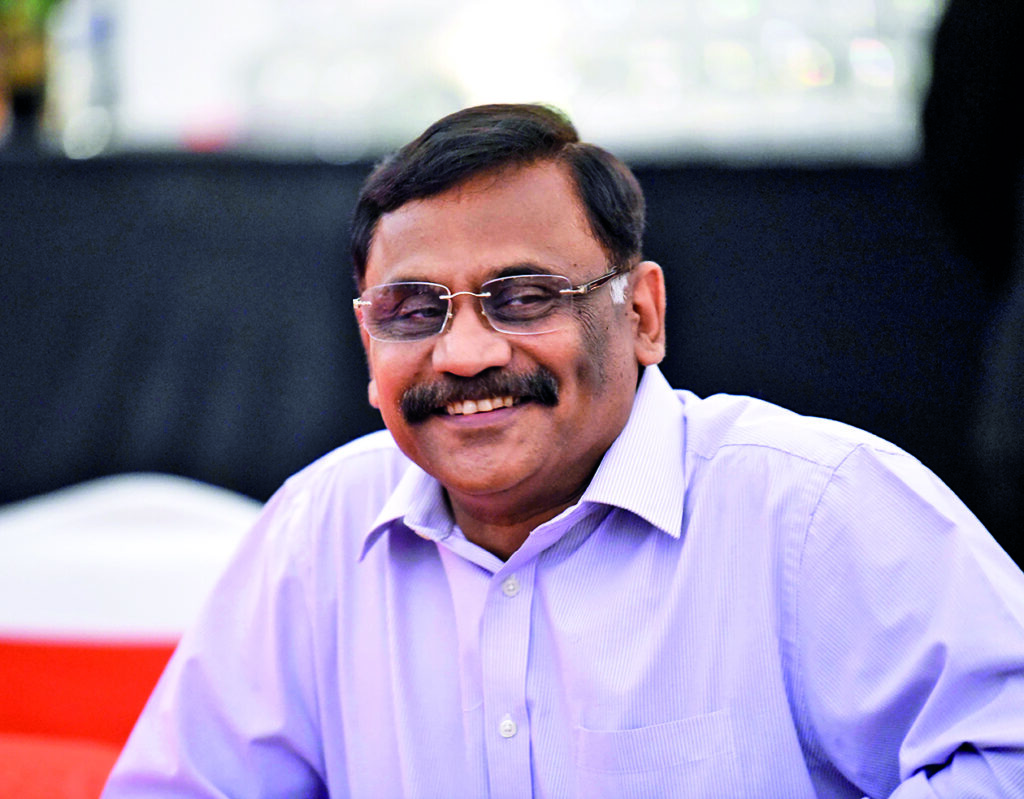 “As a senior pro, Ashwin understands the team dynamics”: Sunil Valson Sunil Valson