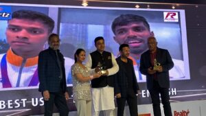 G Rajaraman, Gargi Raut and S Kannan receiving award