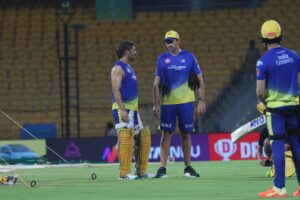 MS Dhoni with Stephen Fleming