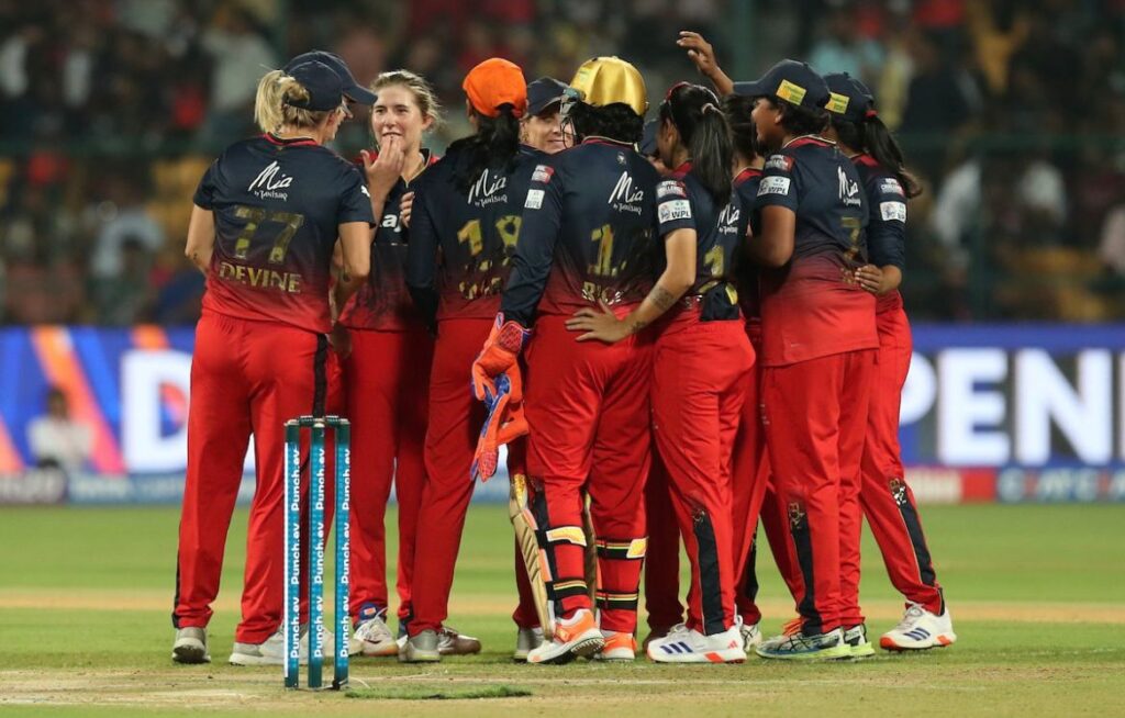 Mandhana, Perry help RCB get back to winning ways