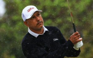 Jeev Milkha playing Golf