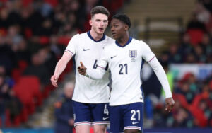 Kobbie Mainoo with Declan Rice