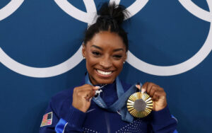 Simone Biles with the medal