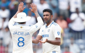 Ravichandran Ashwin with Ravindra Jadeja after a wicket