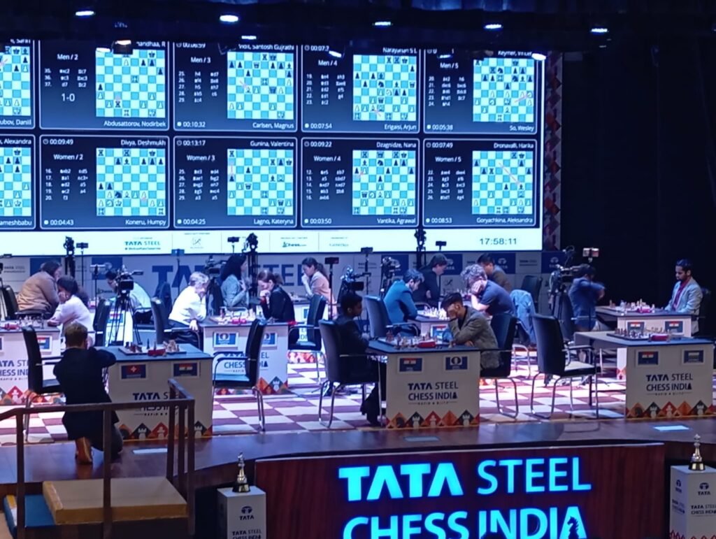 Nodirbek takes early lead, but Carlsen remains the pied piper