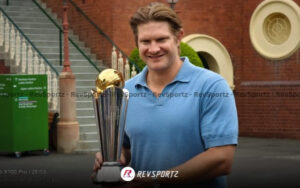 Shane Watson holding the Champions Trophy