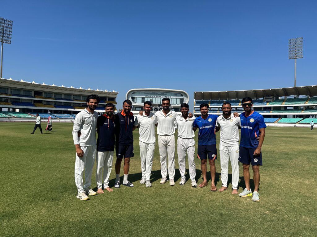 Sheldon Jackson (fourth from the left) with his Saurashtra teammates after playing his final first-class game. Photo credit: Sheldon Jackson