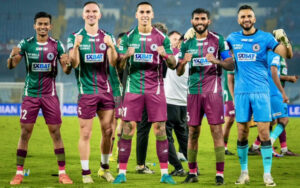 Dippendu Biswas with the rest of the defensive unit of Mohun Bagan Super Giant