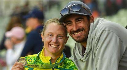 Alyssa Healy with Mitchell Starc (PC X)