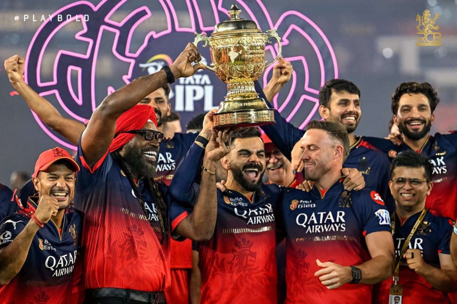 Virat Kohli, AB de Villiers and Chris Gayle with the IPL Trophy