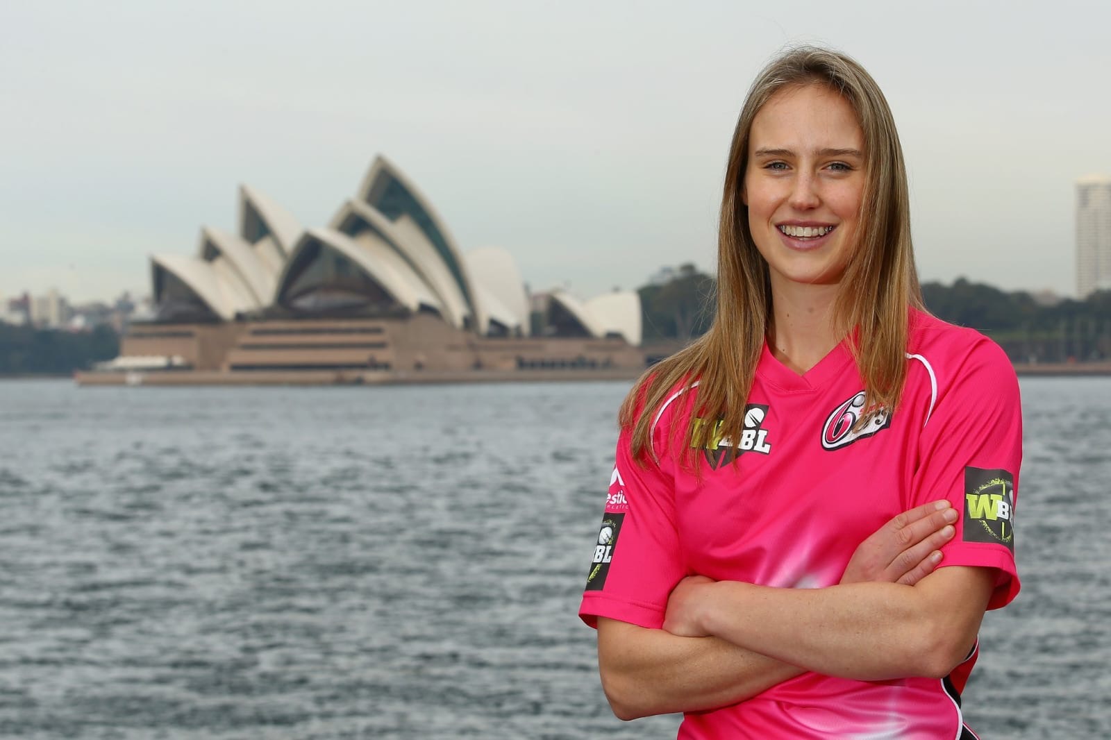 Ellyse Perry (PC: Sydney Sixers)