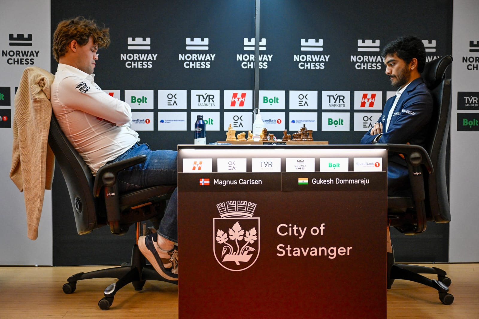 Magnus Carlsen and D Gukesh