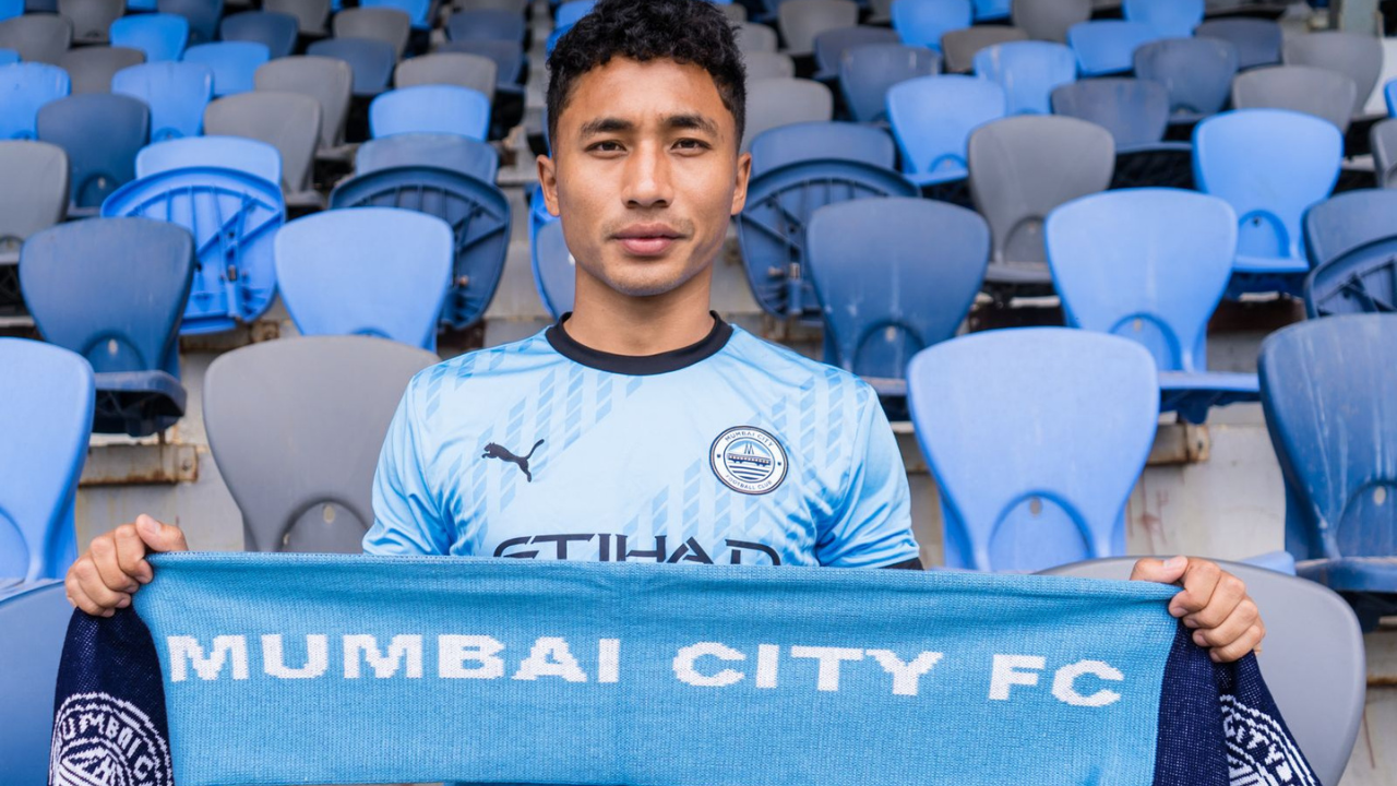 Mumbai City sign Lalnuntluanga Bawitlung