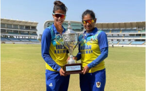 Shubhlakshmi_Sharma_with_Mithali_Raj