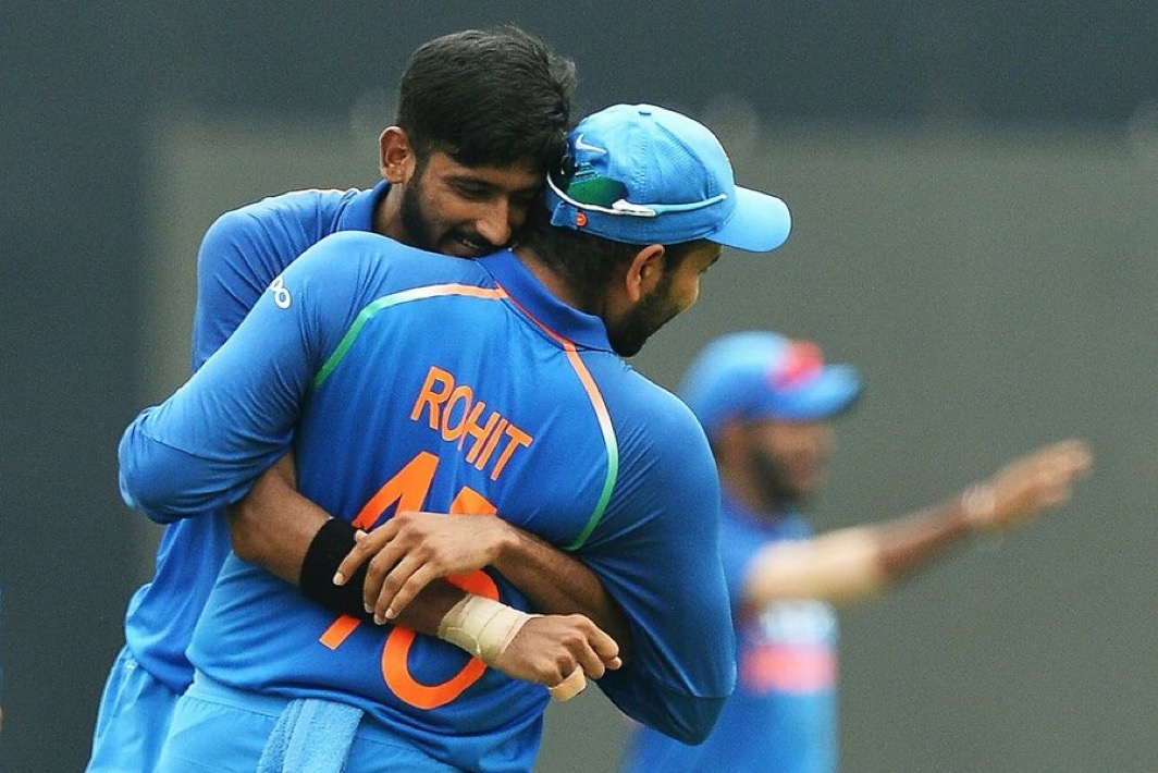 Khaleel_Ahmed_and_Rohit_Sharma
