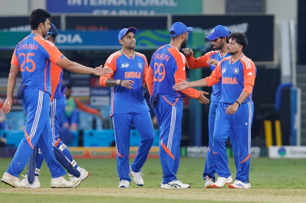 Sloppy India let Pakistan make 171 IND_PAK