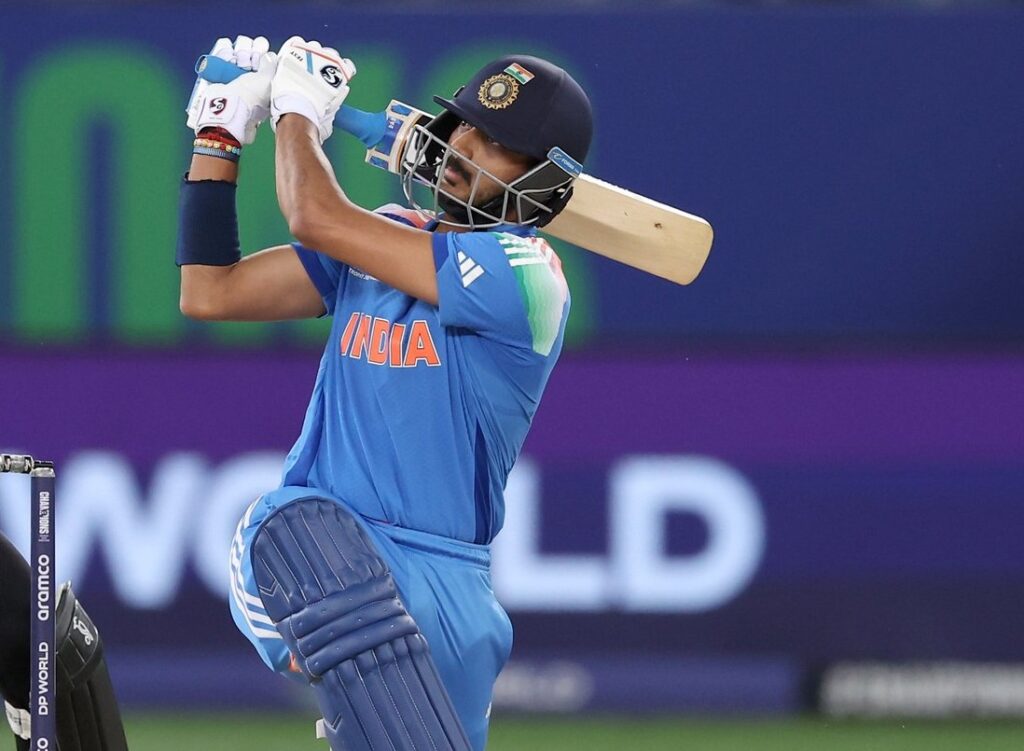 Aus vs IND: Axar believes presence of Rohit and Kohli Will help Gill grow as captain Axar_Patel