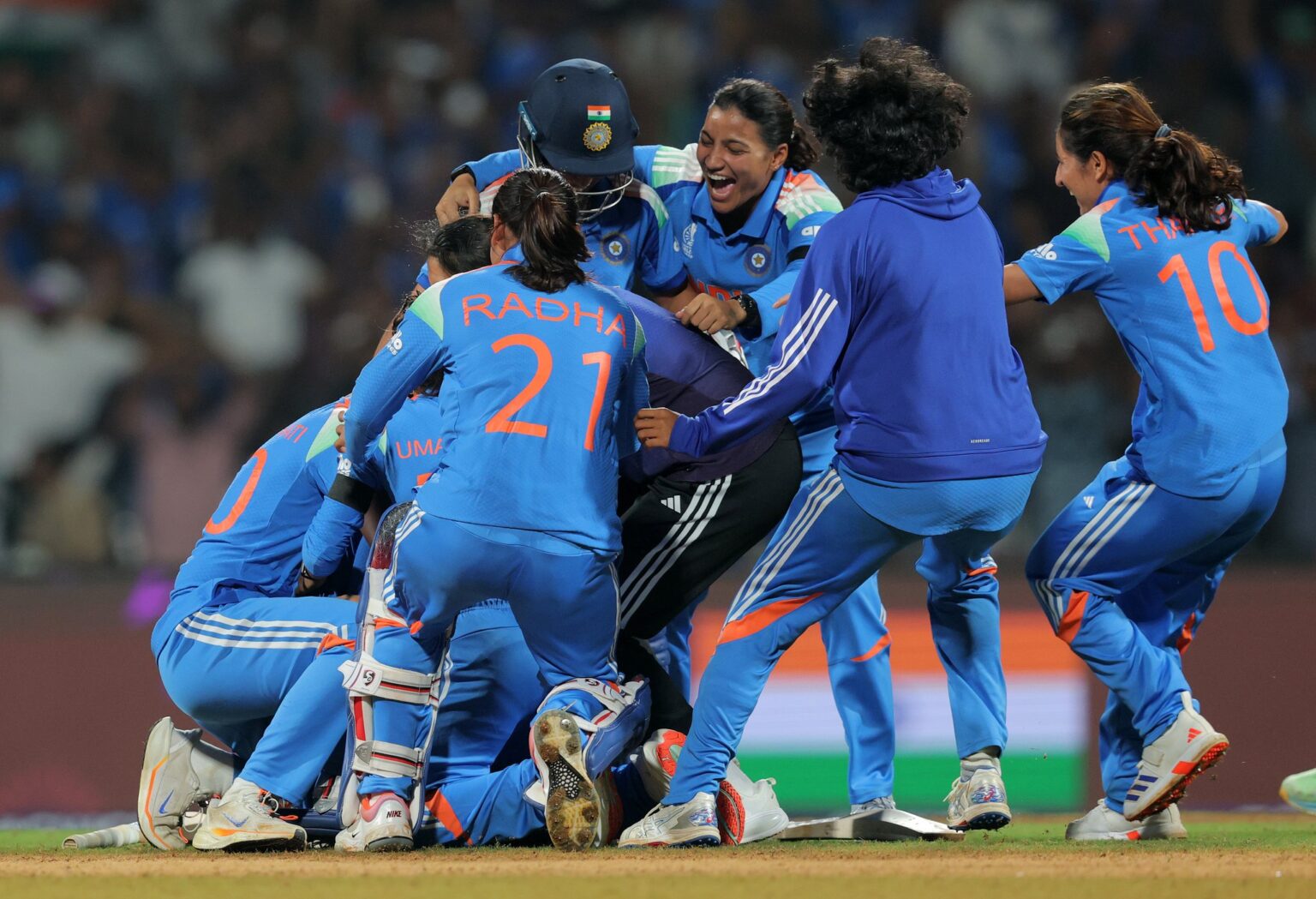 Cricket Fraternity Hails India’s Stunning Win to Reach Women’s World Cup Final