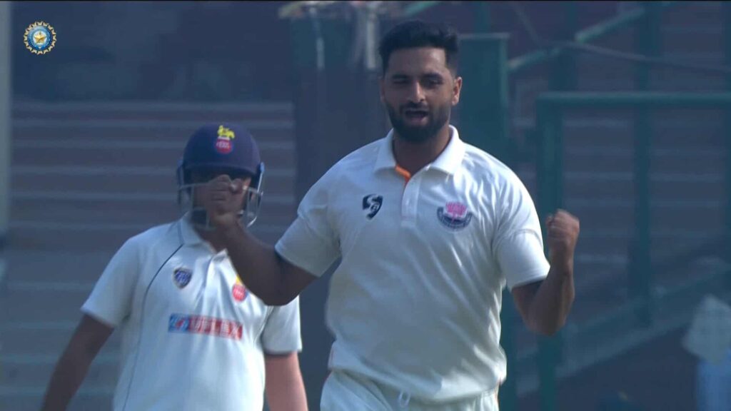 Ranji Trophy 2025-26: Dhruv Shorey Hits First Century of Season, Auqib Nabi Rattles Delhi with a Five-Wicket Haul