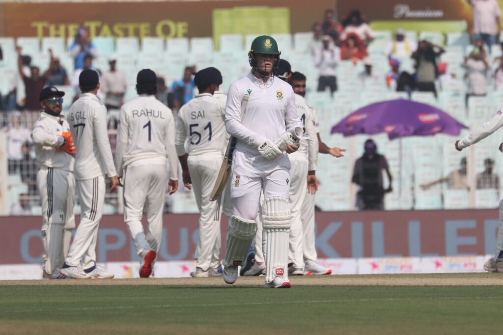 Lack of experience and variable bounce see South Africa fall flat with the bat